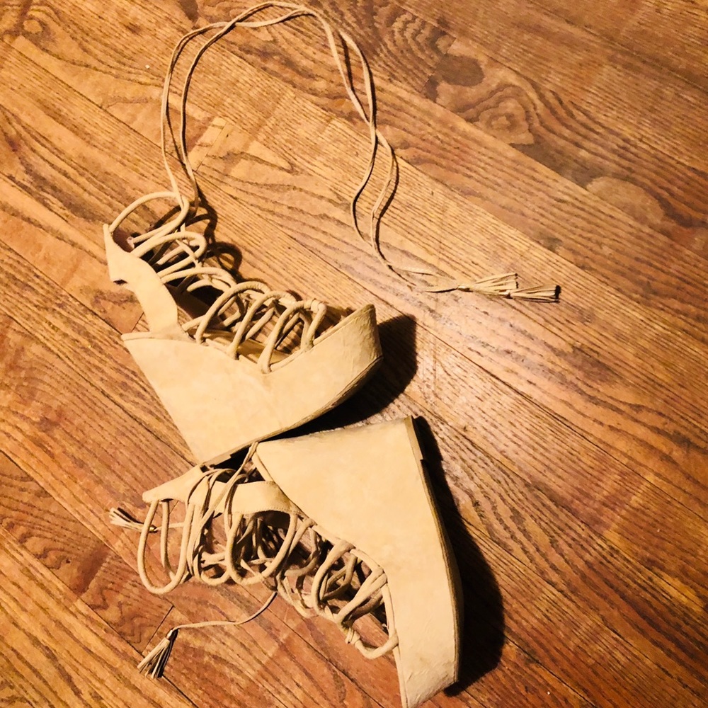 Wedges color taupe in size 10....